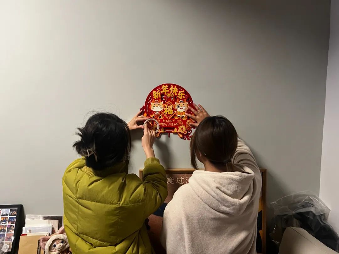 姑娘邀请父亲反向过年这个社区安排单独公寓7天免费住(图3)