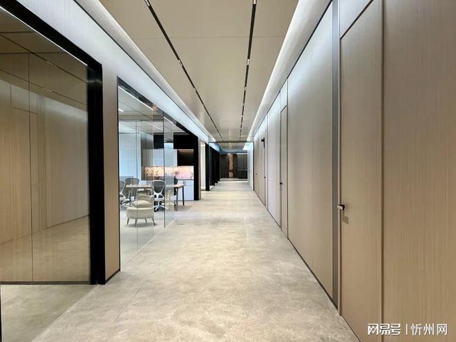 行业观察丨智能装饰与装配化如何助力家居建材行业“破卷”新生？(图1)