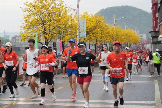“最炫民族风”2024连南半程马拉松赛激情开跑！(图11)