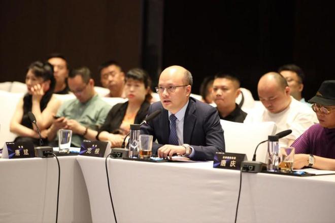共商新趋势 共谋大发展——2024（重庆）泛家居圆桌会议暨兄弟装饰集团战略合作品牌签约仪式圆满举行(图7)