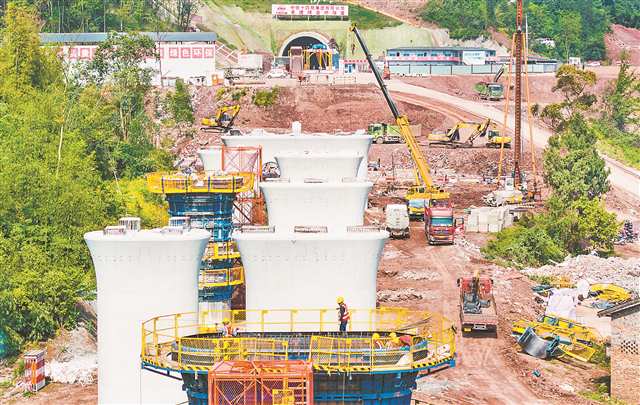 今年川渝共建重大项目投资额“进度条”不断刷新 4个月1492亿元！(图2)