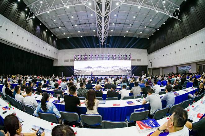 南鸿装饰董事长祝旭慷受邀出席第四届中国装修零售新物种大会暨第二届装博会(图2)