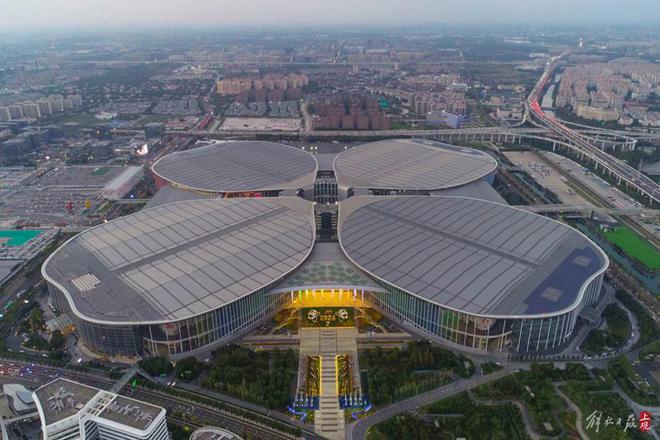 68万盆鲜花装点第七届进博会场馆景观装饰“定妆”(图2)