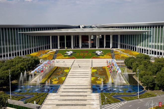 68万盆鲜花装点第七届进博会场馆景观装饰“定妆”(图3)
