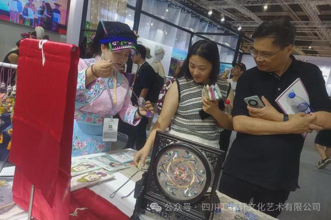 2024·中国纺织非遗创新展｜羌绣新韵非遗绽放(图7)