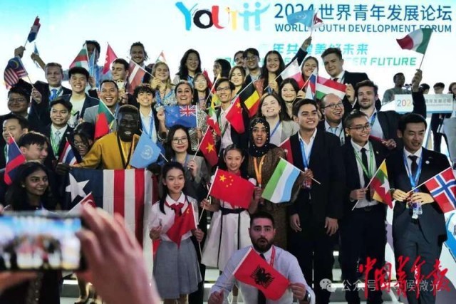 见天地见自己：中国青年报2024年度照片(图29)