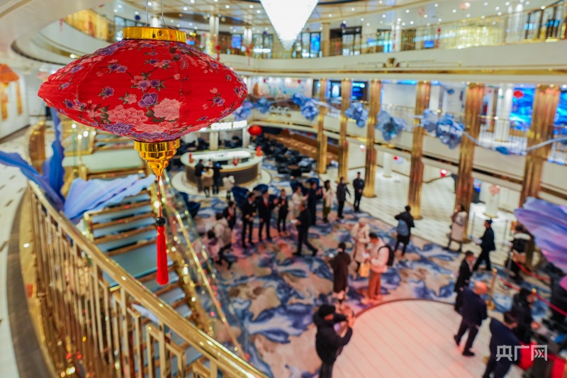 “海上过年”受追捧 国产大邮轮开启蛇年新春主题航次(图1) “海上过年”受追捧 国产大邮轮开启蛇年新春主题航次(图1)