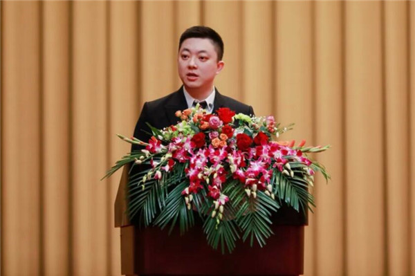 亚厦集团2025年“越雄关 · 绽光芒”致敬奋斗者颁奖典礼暨开年工作部署会议隆重召开(图5)